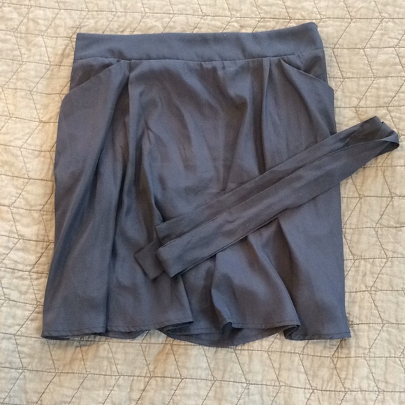 Navy skirt with pockets & removable ribbon belt L - Picture 2 of 3
